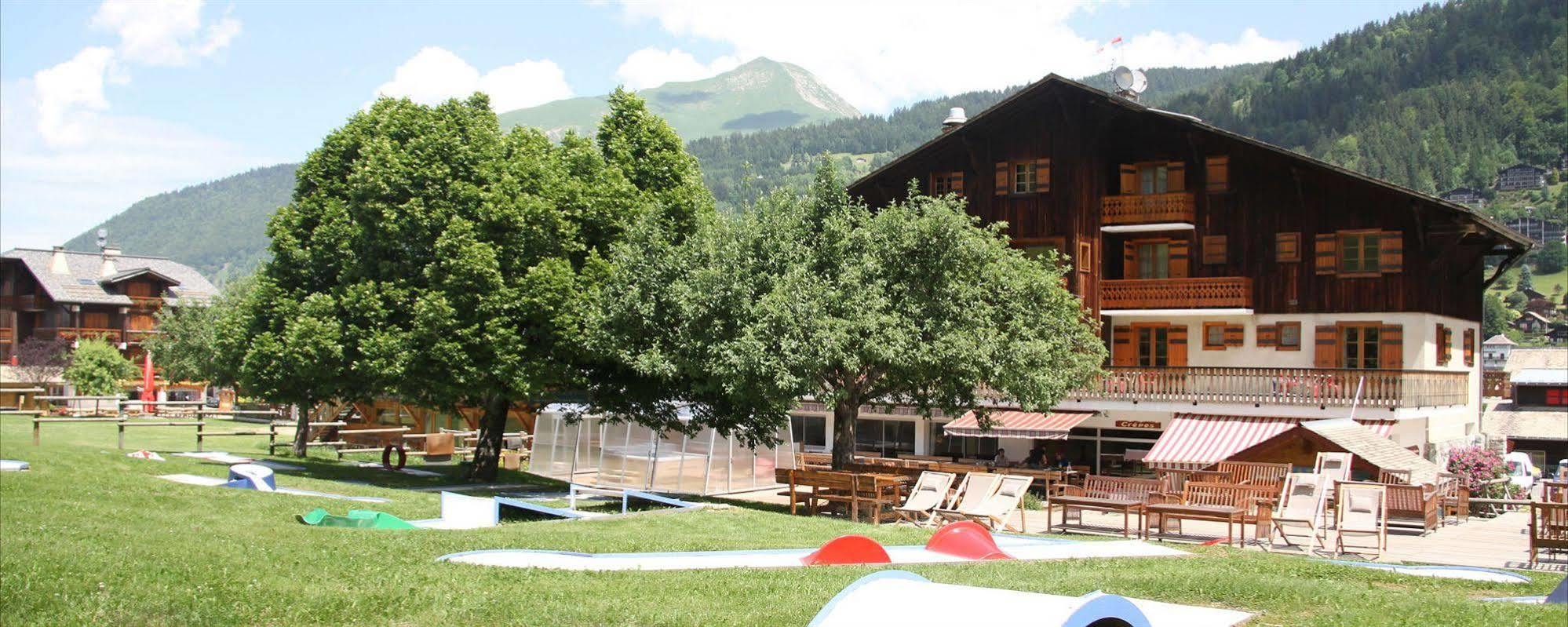 Hotel L'Aubergade Морзин Екстериор снимка