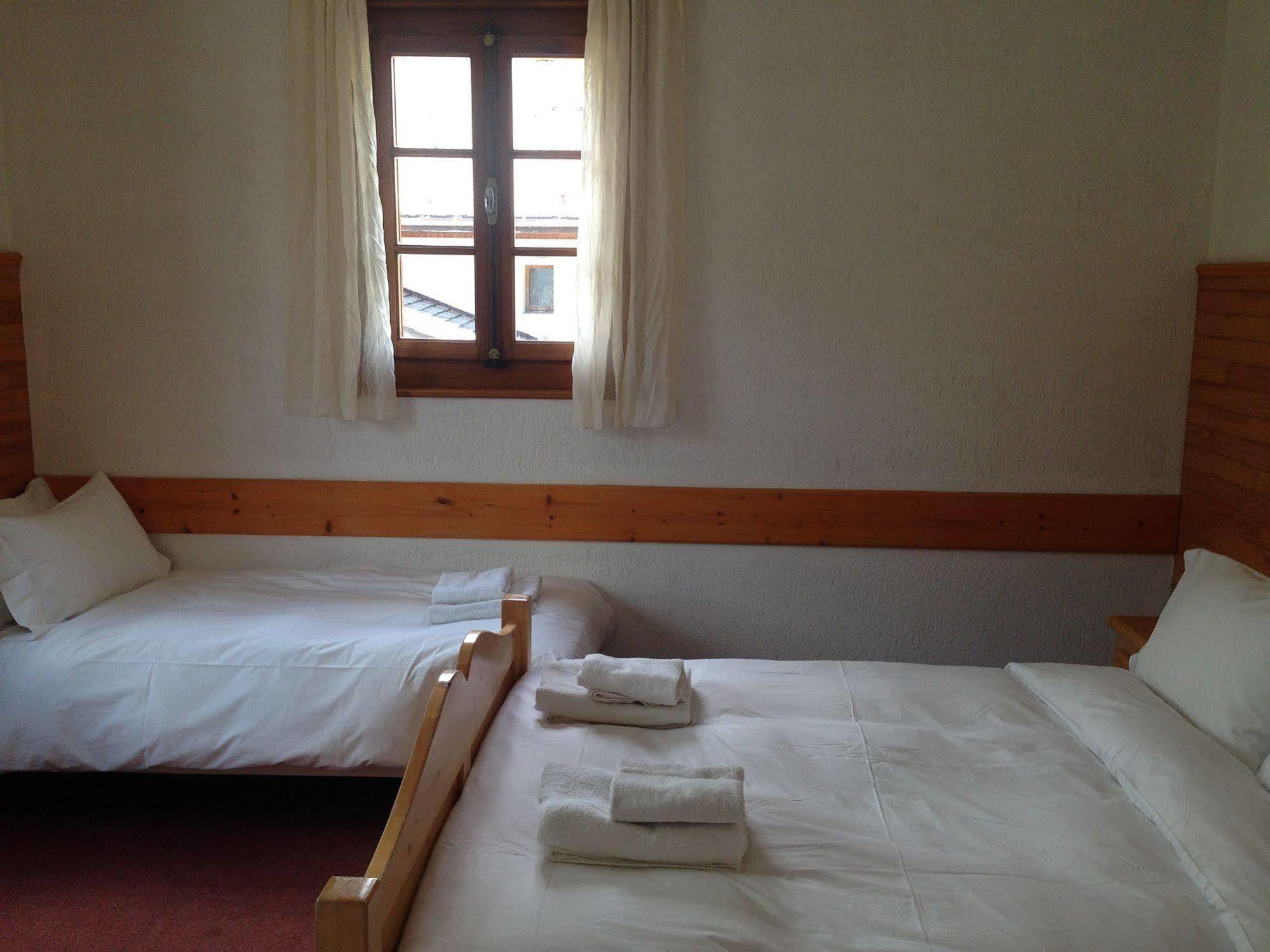 Hotel L'Aubergade Морзин Екстериор снимка